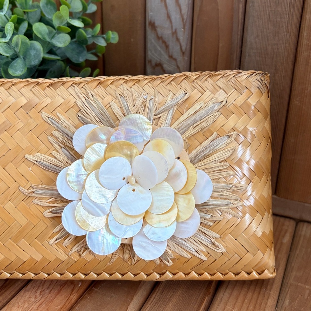 Adrienne Vittadini Boho Beach Woven Clutch with Shell Details - Picture 3 of 8